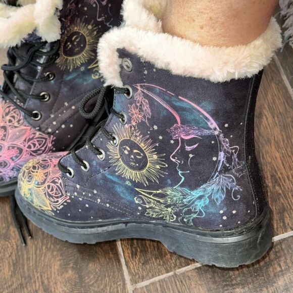 🌙 YES WE VIBE Sun & Moon Rainbow Combat Boots – Size 9 – NWOT 🌈 - Picture 2 of 9